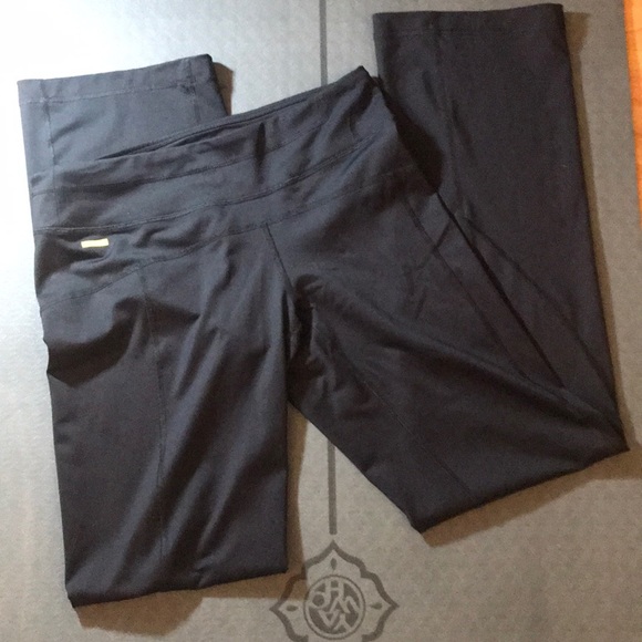 “LOLE” Black Ladies Leggings . - Picture 3 of 13